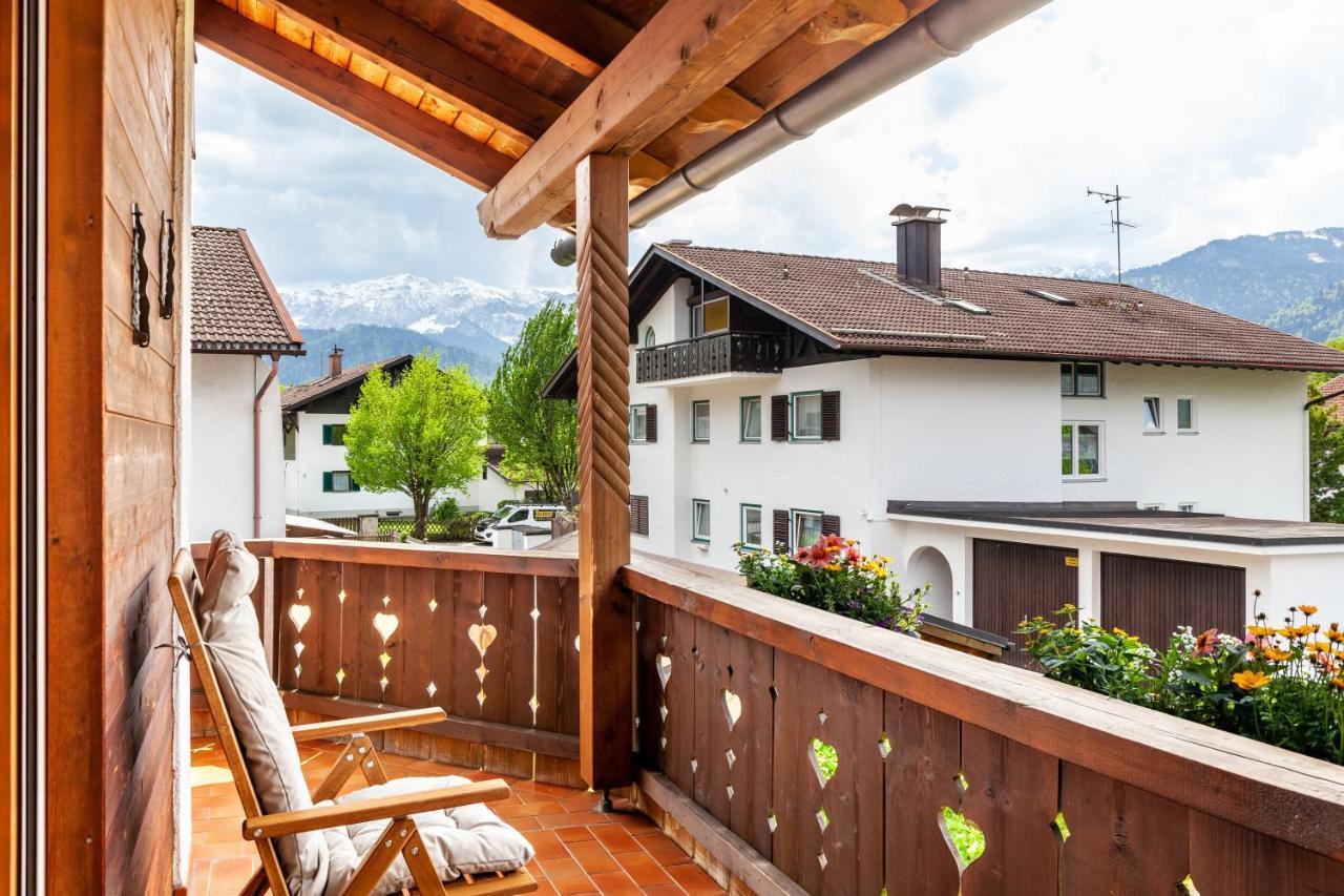 Alpblick Apartment Alpspitze การ์มิช-พาร์เทนเคียร์เชน ภายนอก รูปภาพ
